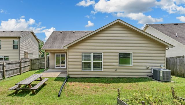 1005 Orchard Hills Dr, Clarksville, TN 37040