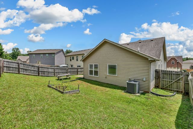 1005 Orchard Hills Dr, Clarksville, TN 37040