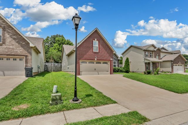 1005 Orchard Hills Dr, Clarksville, TN 37040