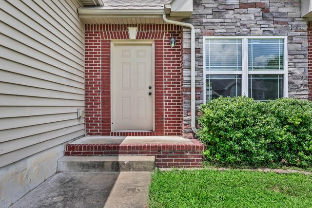 1005 Orchard Hills Dr, Clarksville, TN 37040