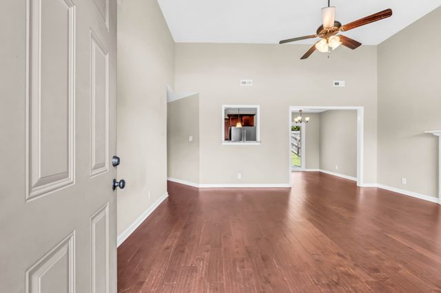 1005 Orchard Hills Dr, Clarksville, TN 37040