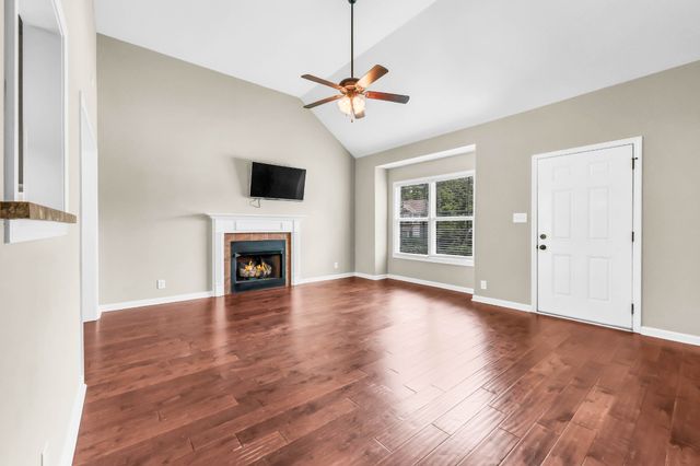 1005 Orchard Hills Dr, Clarksville, TN 37040