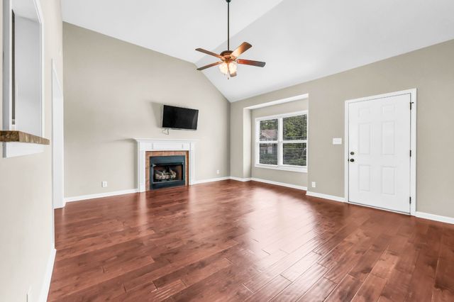 1005 Orchard Hills Dr, Clarksville, TN 37040