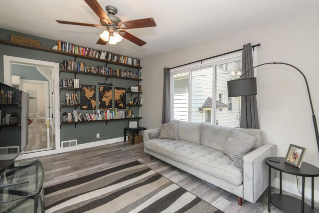 2572 S Howell AVENUE, Milwaukee, WI 53207