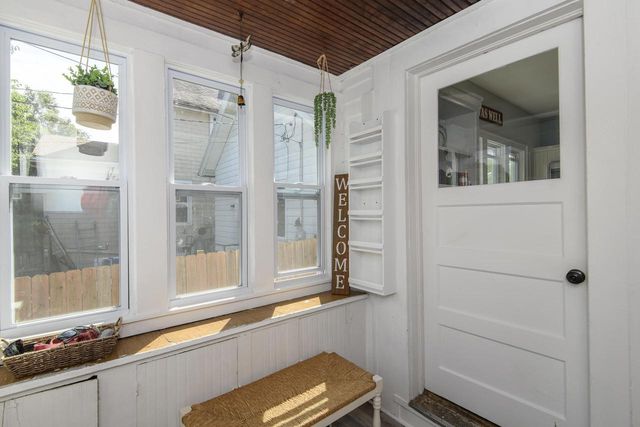 2572 S Howell AVENUE, Milwaukee, WI 53207