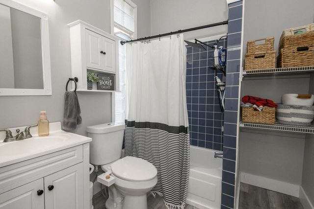 2572 S Howell AVENUE, Milwaukee, WI 53207