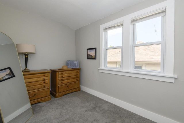 2572 S Howell AVENUE, Milwaukee, WI 53207