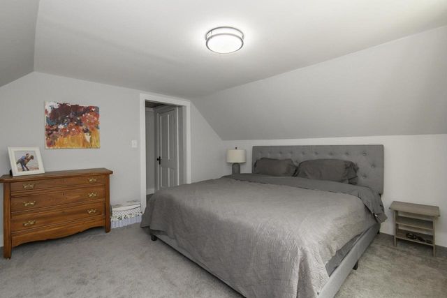 2572 S Howell AVENUE, Milwaukee, WI 53207