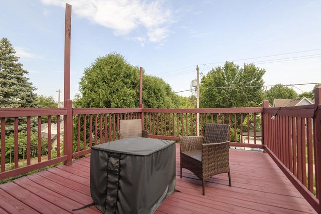 2572 S Howell AVENUE, Milwaukee, WI 53207