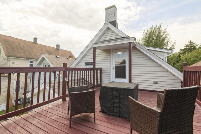 2572 S Howell AVENUE, Milwaukee, WI 53207