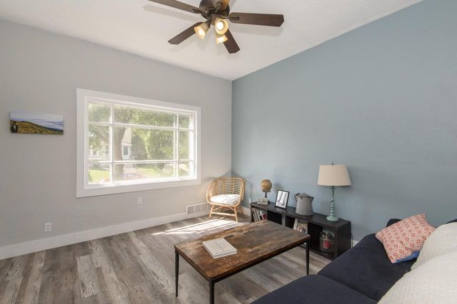 2572 S Howell AVENUE, Milwaukee, WI 53207