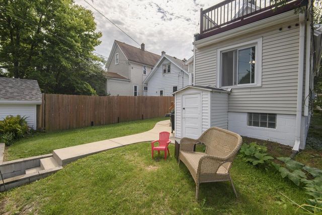 2572 S Howell AVENUE, Milwaukee, WI 53207
