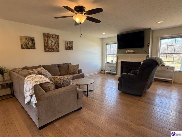 417 Graceland Trail, Elizabethtown, KY 42701