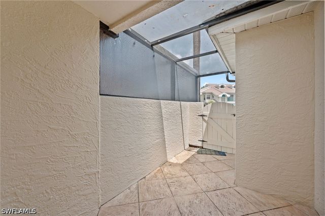 55 EMERALD WOODS DR C3, Naples, FL 34108