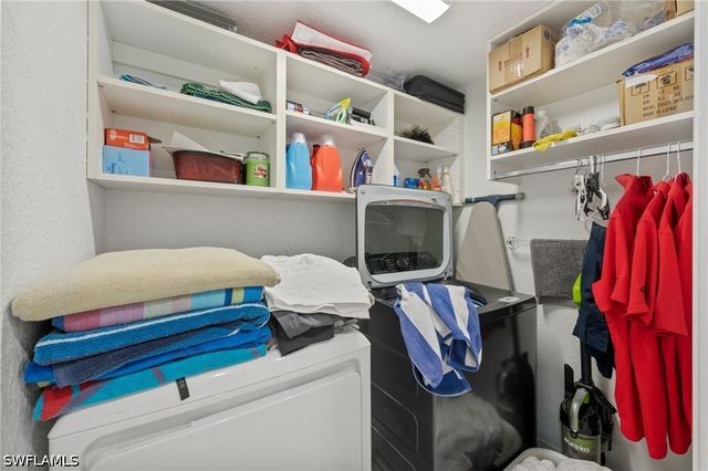 55 EMERALD WOODS DR C3, Naples, FL 34108