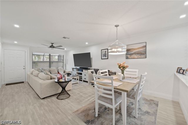 55 EMERALD WOODS DR C3, Naples, FL 34108