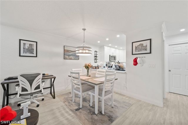 55 EMERALD WOODS DR C3, Naples, FL 34108