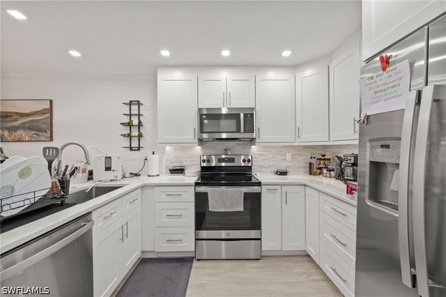 55 EMERALD WOODS DR C3, Naples, FL 34108