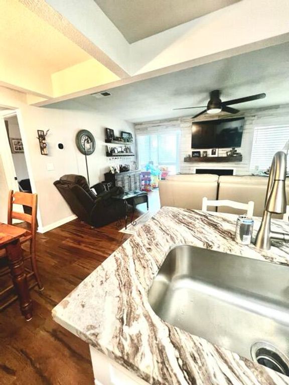 Image 21 of property listing at 264 Alexandra Drive 10, Mount Pleasant, SC 29464