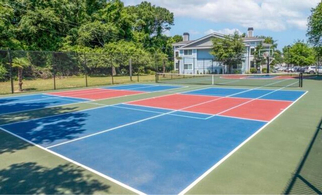 Image 23 of property listing at 264 Alexandra Drive 10, Mount Pleasant, SC 29464