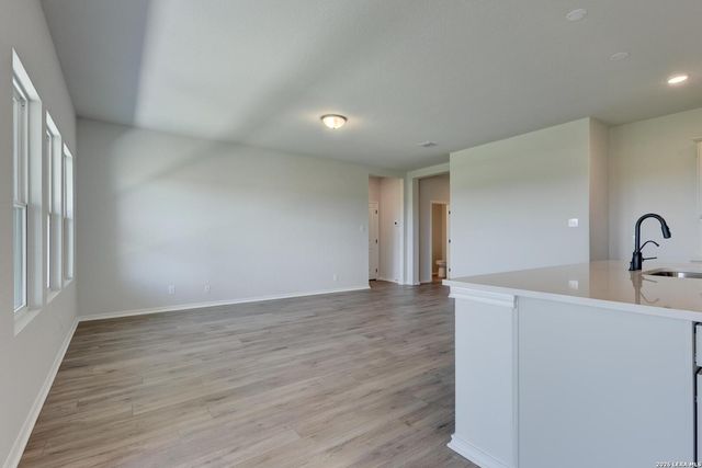 200 Yale St, Seguin, TX 78155