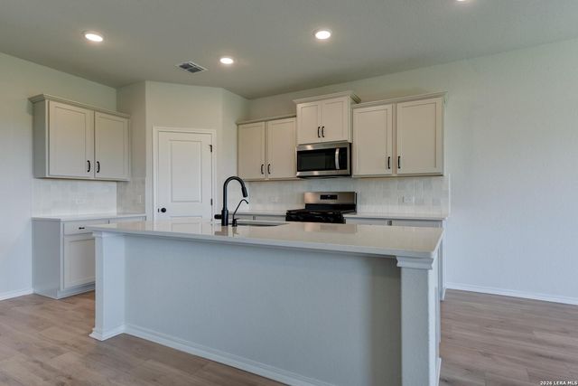 200 Yale St, Seguin, TX 78155