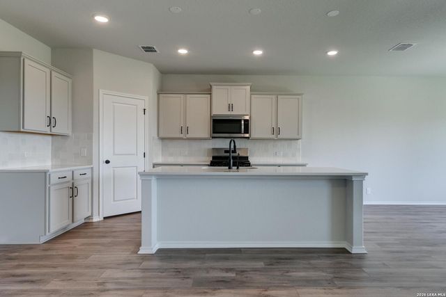 200 Yale St, Seguin, TX 78155