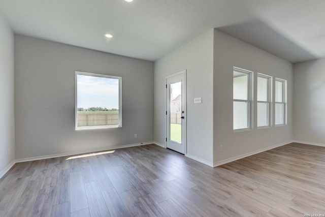 200 Yale St, Seguin, TX 78155