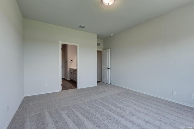 200 Yale St, Seguin, TX 78155