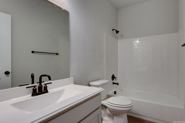 200 Yale St, Seguin, TX 78155