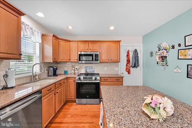 109 WAYPOINT DR, Lancaster, PA 17603