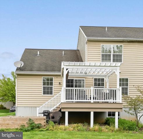 109 WAYPOINT DR, Lancaster, PA 17603