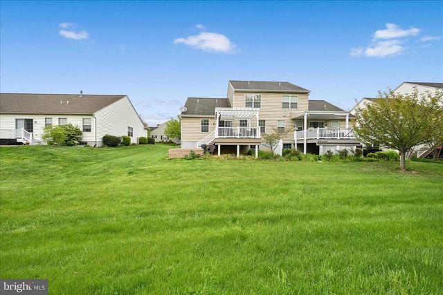 109 WAYPOINT DR, Lancaster, PA 17603