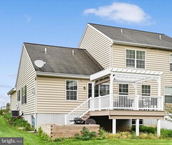 109 WAYPOINT DR, Lancaster, PA 17603