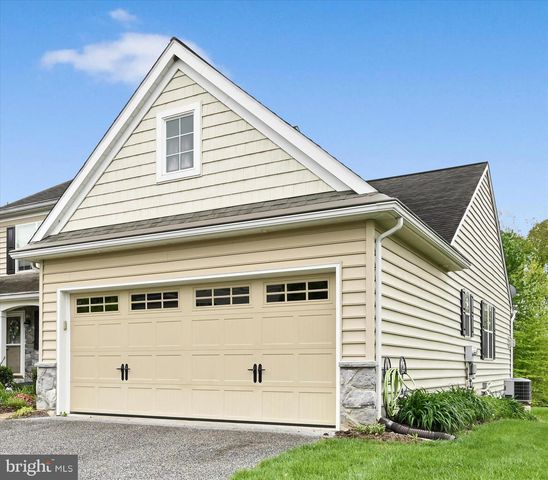 109 WAYPOINT DR, Lancaster, PA 17603