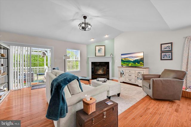 109 WAYPOINT DR, Lancaster, PA 17603