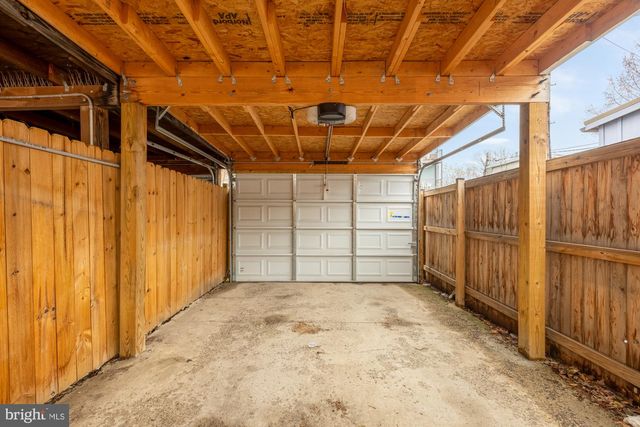 909 8TH ST NE, Washington, DC 20002