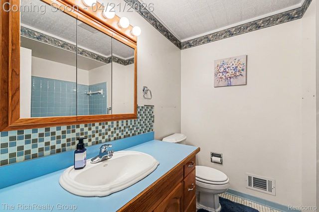 15046 Malcolm Street, Southgate, MI 48195