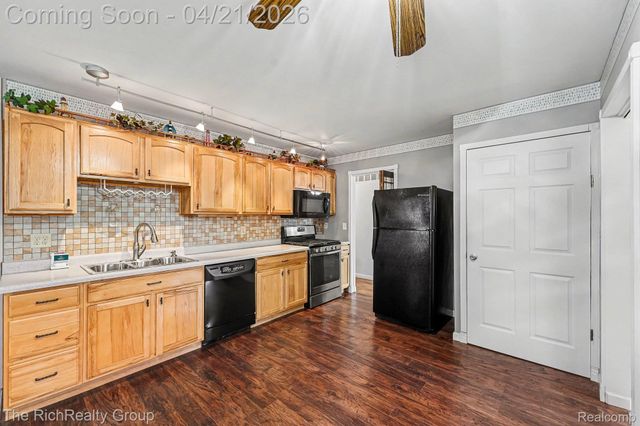 15046 Malcolm Street, Southgate, MI 48195
