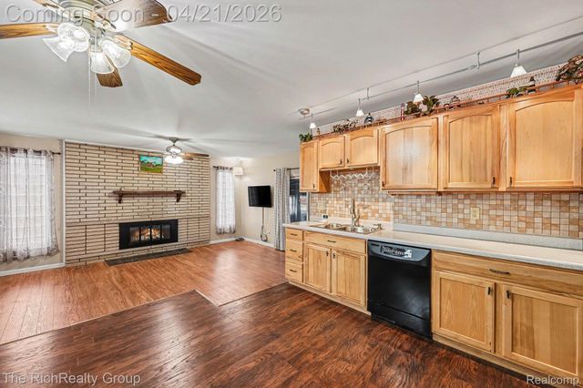 15046 Malcolm Street, Southgate, MI 48195
