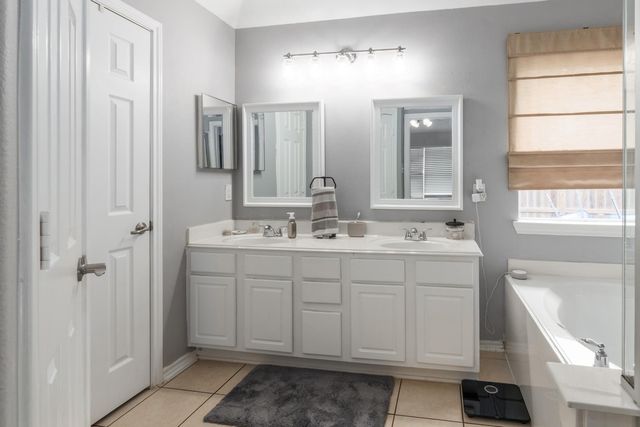 4301 Twin Lakes Trail, Pearland, TX 77584