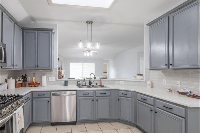 4301 Twin Lakes Trail, Pearland, TX 77584