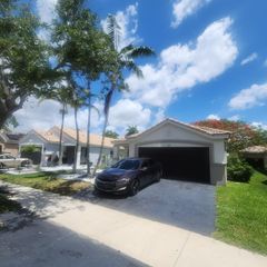 1218 Canary Island Dr, Weston, FL 33327