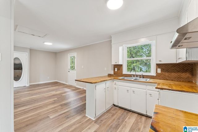 1404 NW 4TH PLACE, Center Point, AL 35215