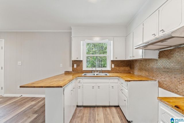 1404 NW 4TH PLACE, Center Point, AL 35215