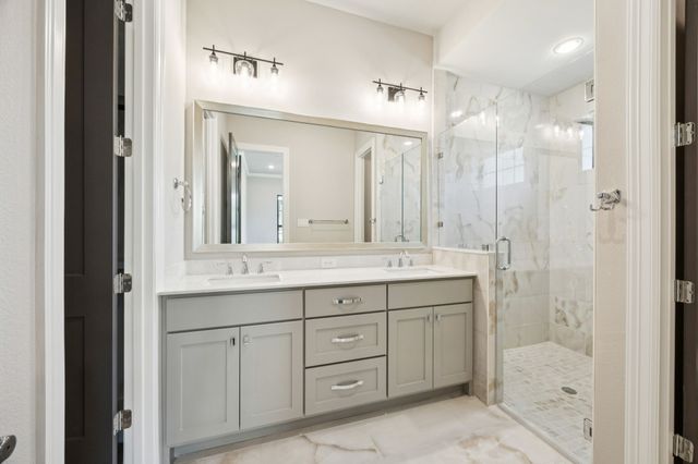 305 Sunset Lane 104, Fort Worth, TX 76114