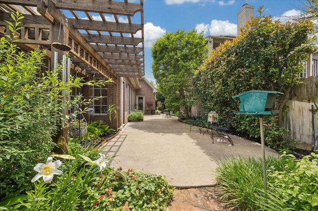 13814 Aspen Cove Drive, Houston, TX 77077