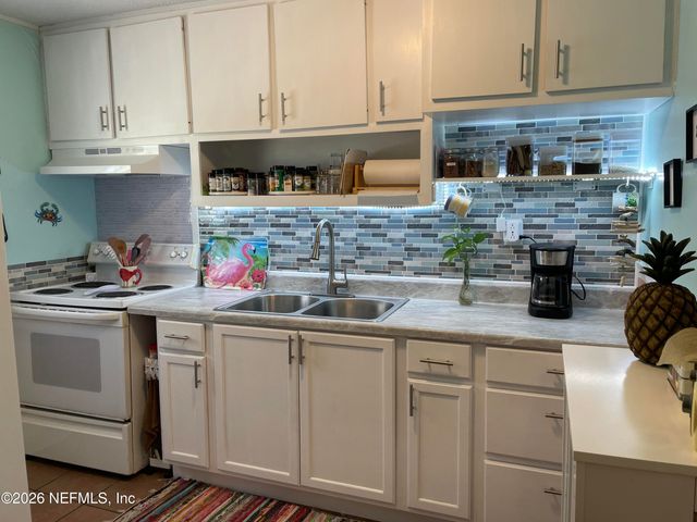 709 N 11TH Street, Palatka, FL 32177