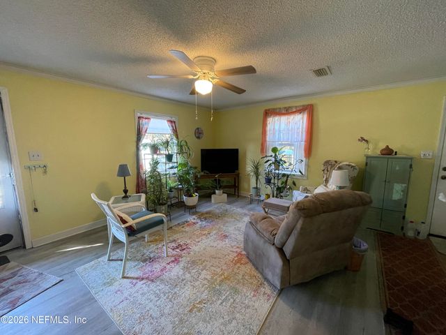 709 N 11TH Street, Palatka, FL 32177