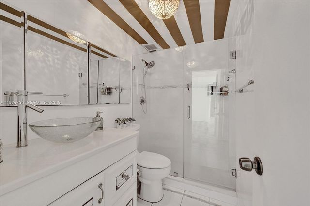 1880 S Treasure Dr 2G, North Bay Village, FL 33141